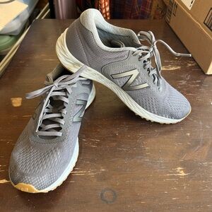 New Balance Men's Athletic Gray Shoes